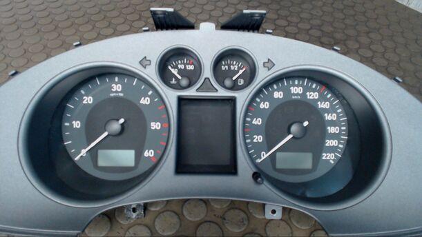 Foto: TACHOEINHEIT (BESCHÄDIGT) eines Seat Ibiza 1.4 TDI Eco