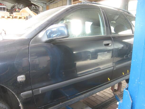 Foto: TÜR VORN LINKS eines Volvo V40 1.8 Eco