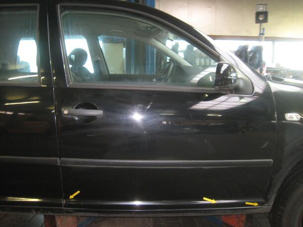Foto: TÜR VORN RECHTS (4/5-Türer) eines VW Golf 1.9 TDI GL