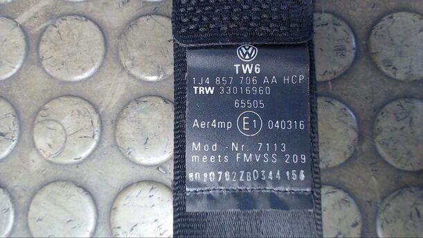 Foto: SICHERHEITSGURT VORNE RECHTS (4/5-TÜRER AB 2000) eines VW Golf 1.9 TDI GL