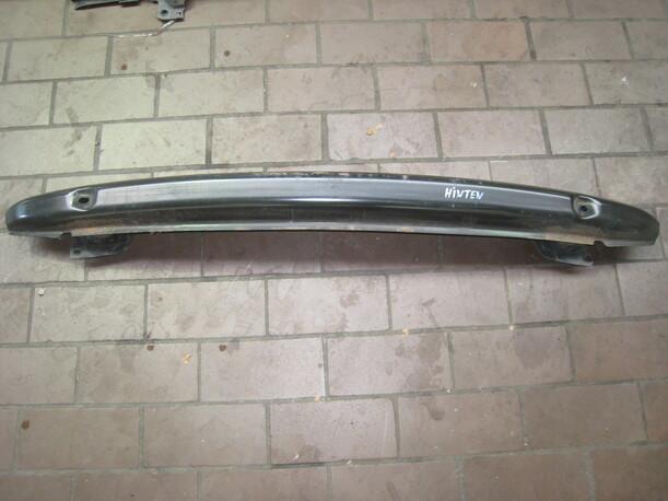 Foto: VERSTÄRKUNG HINTEN eines VW Golf 1.9 TDI GL