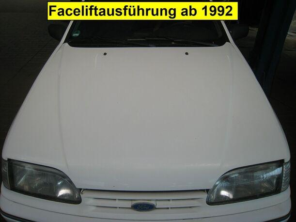 Foto: MOTORHAUBE eines Ford Scorpio Turnier Cup