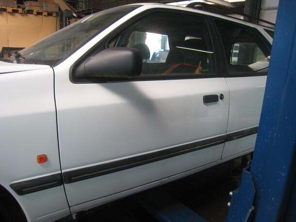 Foto: TÜR VORN LINKS eines Ford Scorpio Turnier Cup