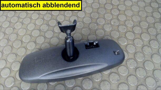 Foto: INNENSPIEGEL eines Toyota Corolla 2.0 D-4D
