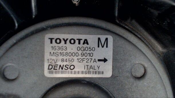 Foto: ELEKTROLÜFTER / DOPPELLÜFTER eines Toyota Corolla 2.0 D-4D