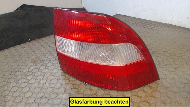 Foto: HECKLEUCHTE /RÜCKLICHT RECHTS eines Opel Vectra 1.6