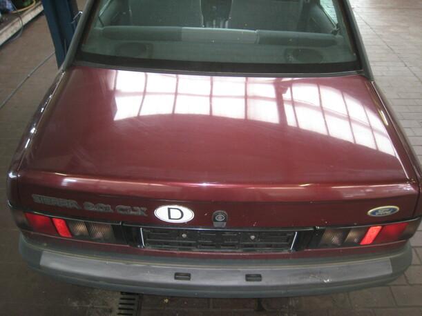 Foto: HECKDECKEL / HECKKLAPPE eines Ford Sierra CL