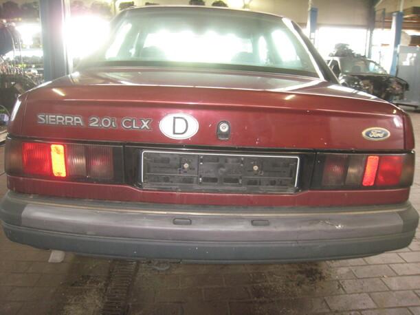 Foto: HECKDECKEL / HECKKLAPPE eines Ford Sierra CL