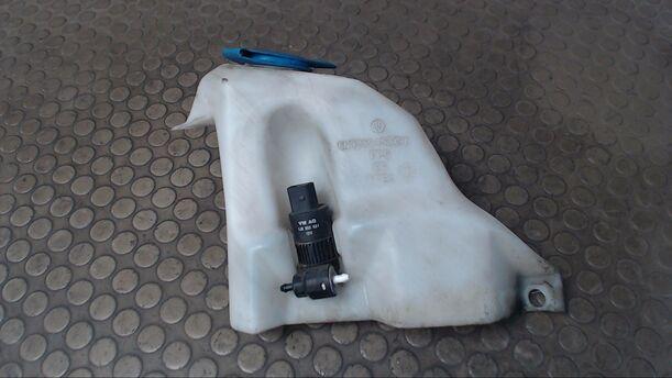 Foto: SCHEIBENWASCHBEHÄLTER eines Seat Arosa 1.7 SDI CL