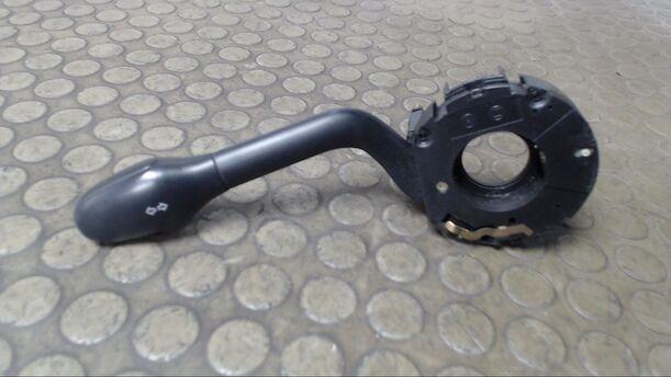 Foto: BLINKSCHALTER/KOMBISCHALTER eines Seat Arosa 1.7 SDI CL