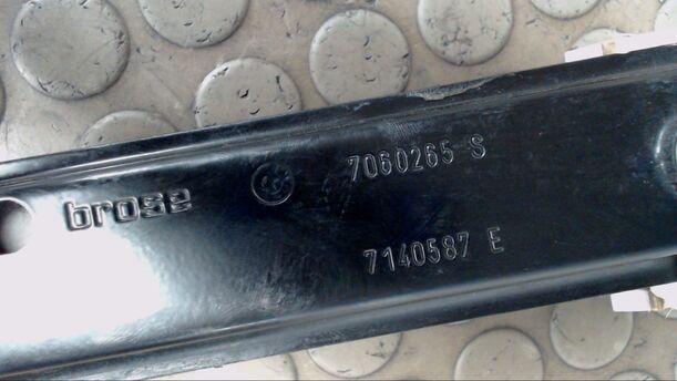 Foto: FENSTERHEBER ELEKTRISCH VORN LINKS eines BMW 318d DPF Touring CL