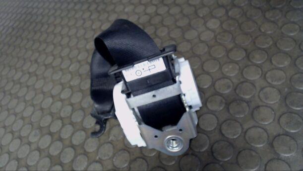 Foto: SICHERHEITSGURT VORNE LINKS eines BMW 318d DPF Touring CL
