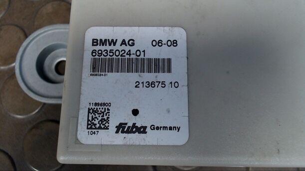 Foto: ANTENNENVERSTÄRKER eines BMW 318d DPF Touring CL