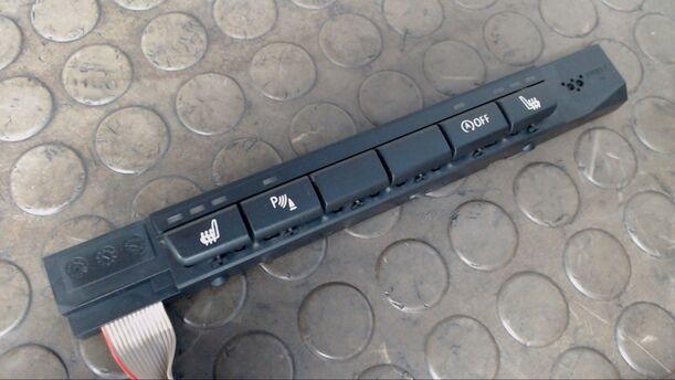 Foto: SCHALTZENTRUM eines BMW 318d DPF Touring CL