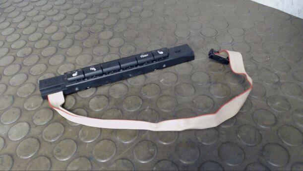 Foto: SCHALTZENTRUM eines BMW 318d DPF Touring CL