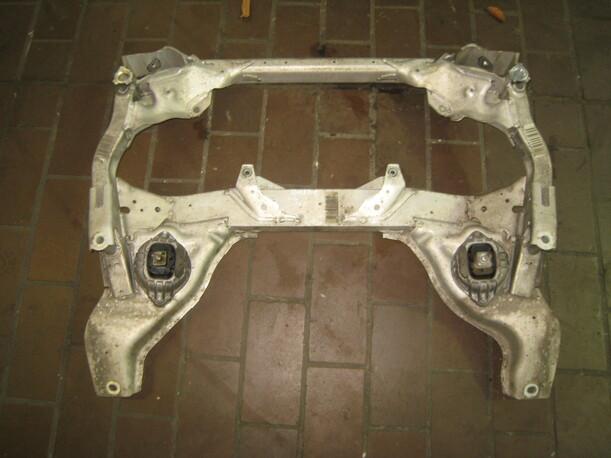 Foto: ACHSKÖRPER VORN eines BMW 318d DPF Touring GL