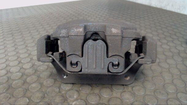 Foto: BREMSSATTEL VORN LINKS eines BMW 318d DPF Touring GL
