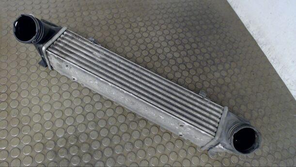 Foto: LADELUFTKÜHLER eines BMW 318d DPF Touring GL