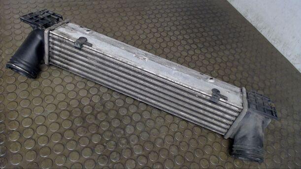 Foto: LADELUFTKÜHLER eines BMW 318d DPF Touring GL