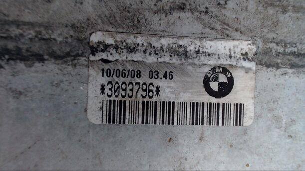 Foto: LADELUFTKÜHLER eines BMW 318d DPF Touring GL