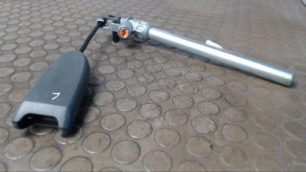 Foto: GURTSTRAFFER  GURT LINKS eines Renault Scenic 1.9 dCi FAP Cup