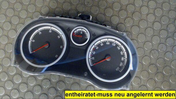 Foto: TACHOEINHEIT / INSTRUMENT (ENTHEIRATET) eines Opel Corsa 1.3 CDTI