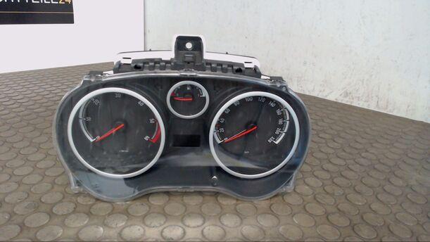 Foto: TACHOEINHEIT / INSTRUMENT (ENTHEIRATET) eines Opel Corsa 1.3 CDTI