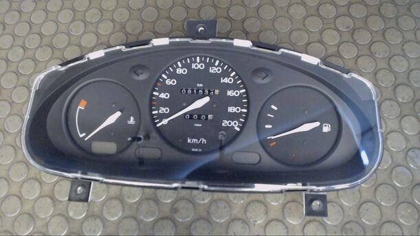 Foto: TACHOEINHEIT eines Nissan Micra 1.0 GL