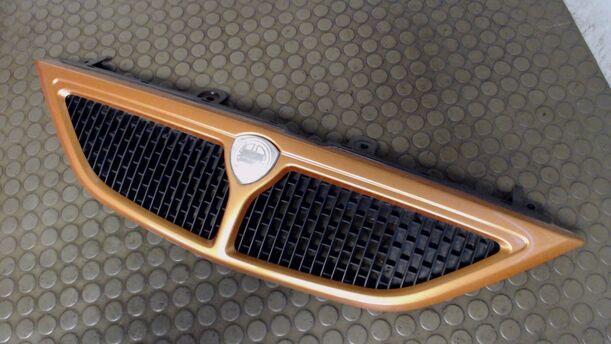 Foto: KÜHLERGRILL eines Lancia Y 1.2 SLX