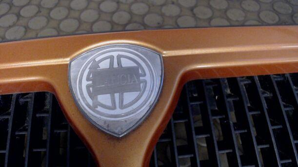Foto: KÜHLERGRILL eines Lancia Y 1.2 SLX