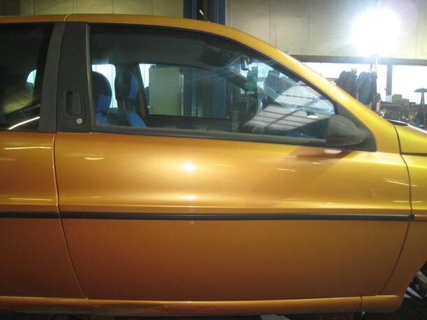 Foto: TÜR VORN RECHTS eines Lancia Y 1.2 CL