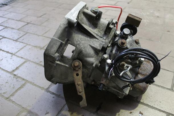 Foto: SCHALTGETRIEBE 5-GANG eines Lancia Y 1.2 SLX