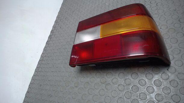 Foto: HECKLEUCHTE / RÜCKLICHT RECHTS (Beschädigt) eines Volvo 850 TS