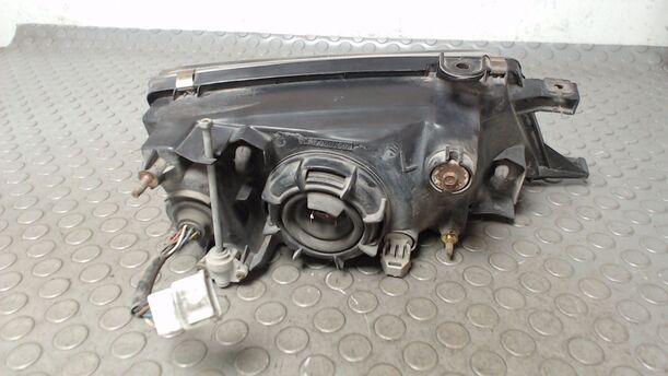Foto: SCHEINWERFER LINKS eines Suzuki Baleno 1.3