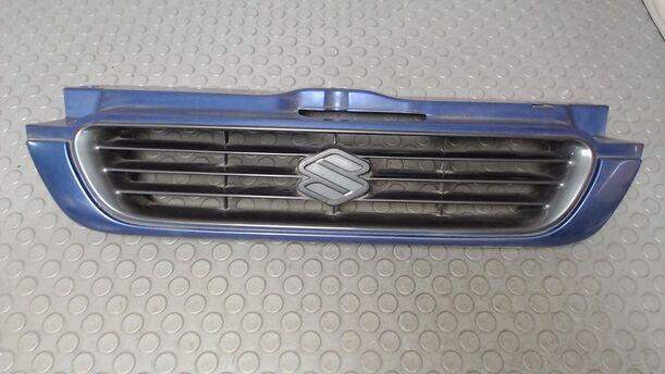 Foto: KÜHLERGRILL eines Suzuki Baleno 1.3