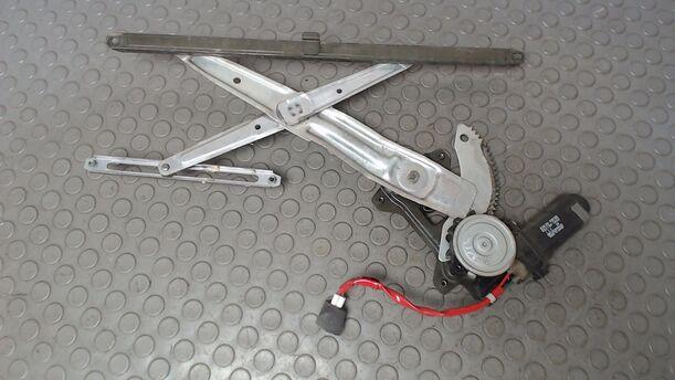 Foto: FENSTERHEBER ELEKTRISCH RECHTS ( 3 TÜRER ) eines Suzuki Baleno 1.3