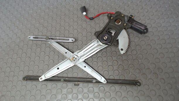 Foto: FENSTERHEBER ELEKTRISCH RECHTS ( 3 TÜRER ) eines Suzuki Baleno 1.3