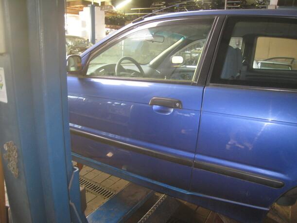Foto: TÜR VORN LINKS (2/3-türer) eines Suzuki Baleno 1.3 CL