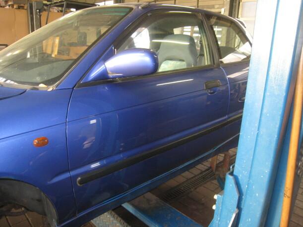Foto: TÜR VORN LINKS (2/3-türer) eines Suzuki Baleno 1.3 CL