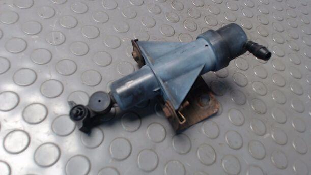 Foto: WASCHDÜSE SCHEINWERFERREINIGUNG LINKS eines Opel Sintra 3.0 V6 Special