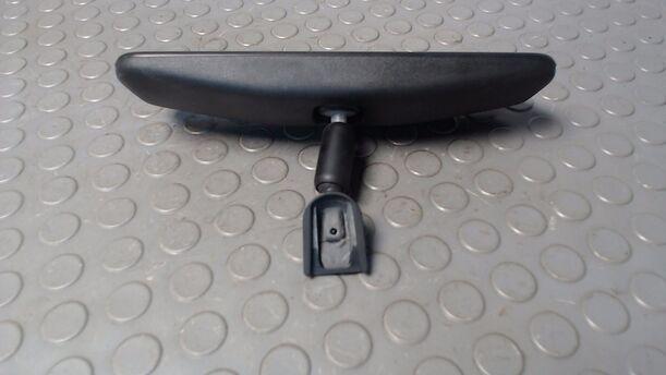 Foto: INNENSPIEGEL eines Opel Sintra 3.0 V6 Special