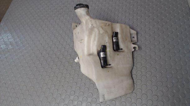 Foto: SCHEIBENWASCHBEHÄLTER eines Opel Sintra 3.0 V6