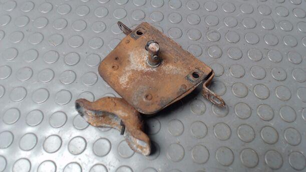 Foto: HALTER RESERVERAD eines Opel Sintra 3.0 V6 Special