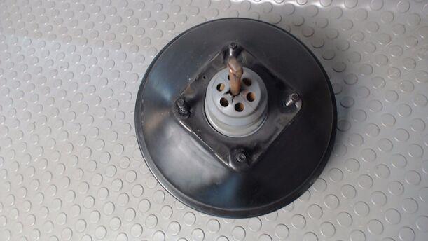 Foto: BREMSKRAFTVERSTÄRKER eines Opel Sintra 3.0 V6 Special