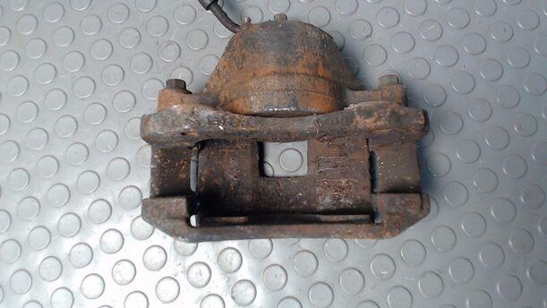 Foto: BREMSSATTEL VORN LINKS eines Opel Sintra 3.0 V6 Special