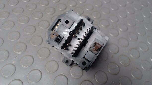 Foto: LICHTSCHALTER eines Opel Sintra 3.0 V6 Special