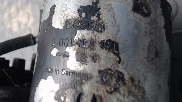 Foto: ANLASSER / STARTER BOSCH eines Opel Sintra 3.0 V6 Special
