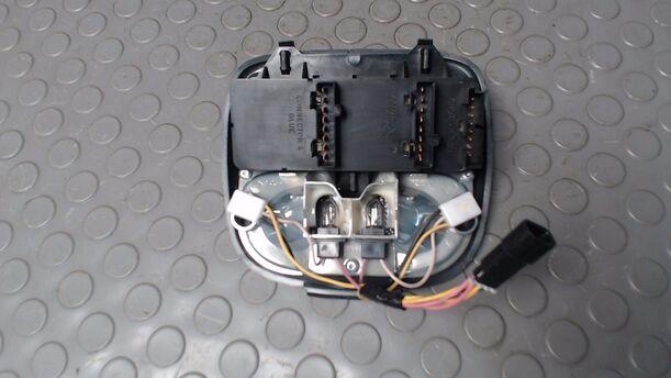 Foto: INNENLEUCHTE/ SCHALTER SCHIEBETÜR eines Opel Sintra 3.0 V6 Special