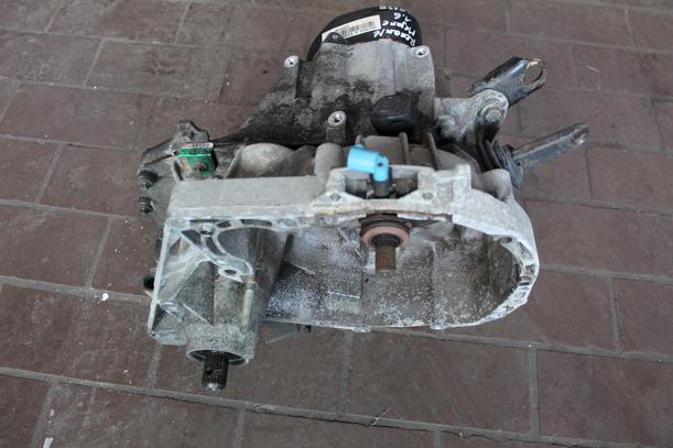 Foto: SCHALTGETRIEBE JB3953 eines Renault Megane Grandtour 1.6