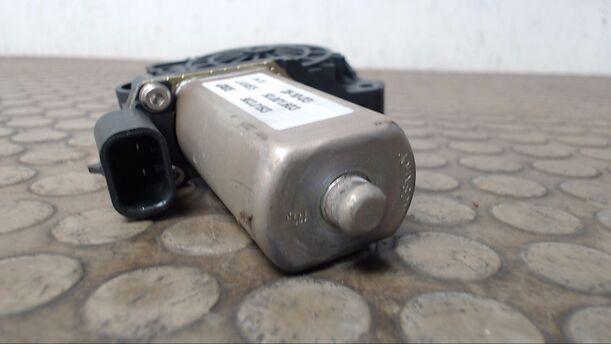 Foto: MOTOR FENSTERHEBER RECHTS eines Fiat Stilo 1.6 16V